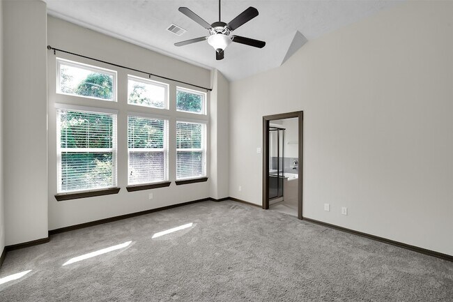 Building Photo - 111 Aventura Pl