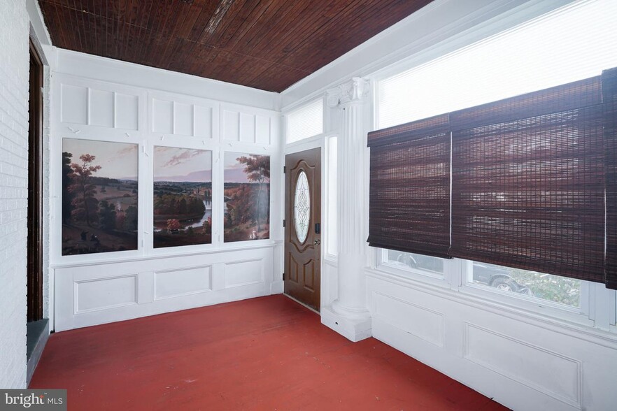 4_ENCLOSED_PORCH_2 - 6212 Webster St