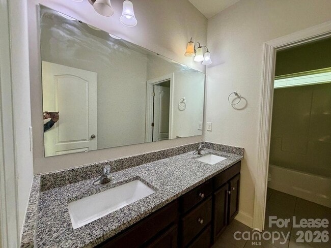 Building Photo - 1722 Spears Dr NW