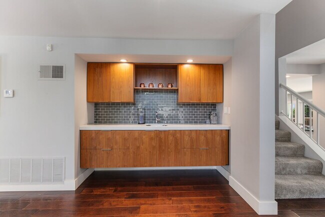Building Photo - 7446 Trigo Ln