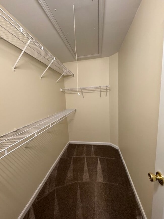 Building Photo - 3 Bedroom Townhouse in Bayshore Crossing