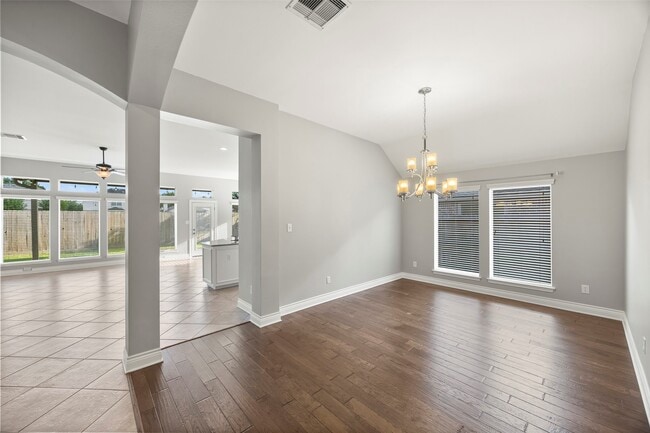 Building Photo - 31815 Forest Oak Ln