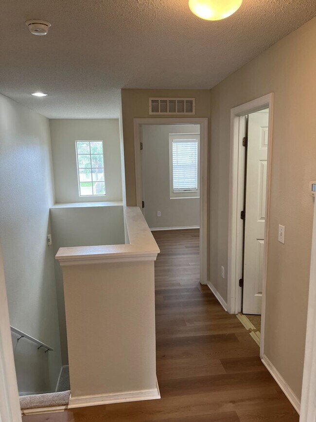Building Photo - Single family home with lawncare included