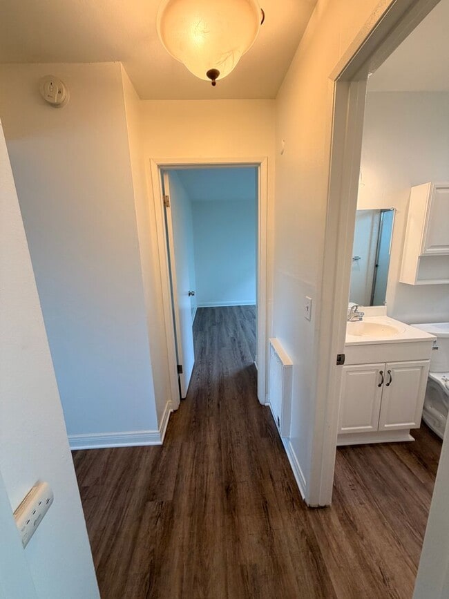 Building Photo - Two Bedroom Cypress Apartment For Rent-Includes One Car Garage!