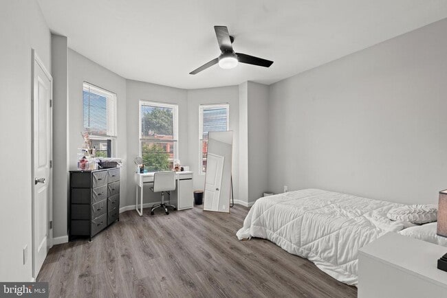 Building Photo - 4928 Florence Ave