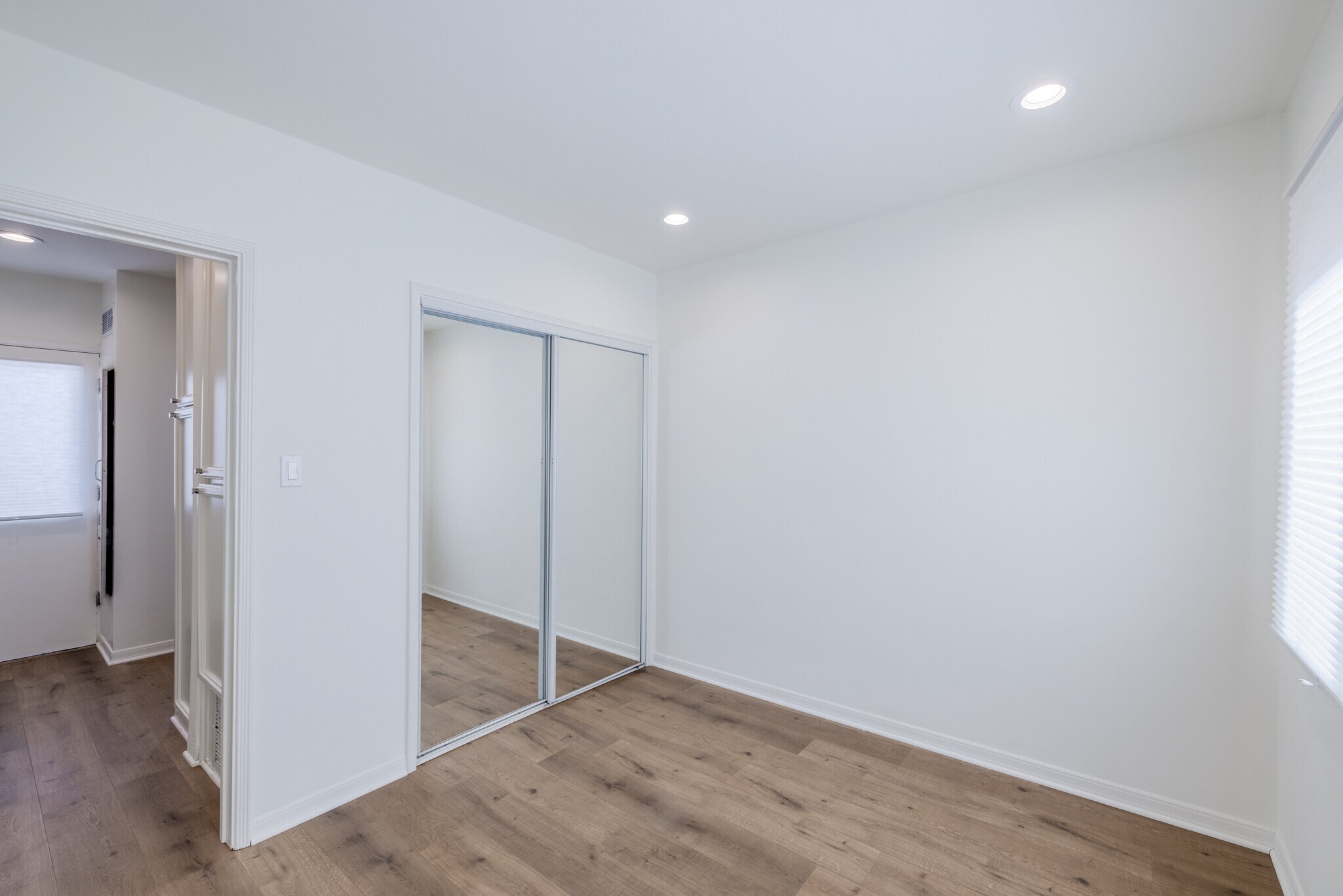Building Photo - 436 Rosecrans Ave