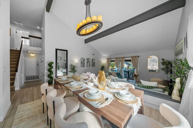 Building Photo - 9737 Benavente Pl