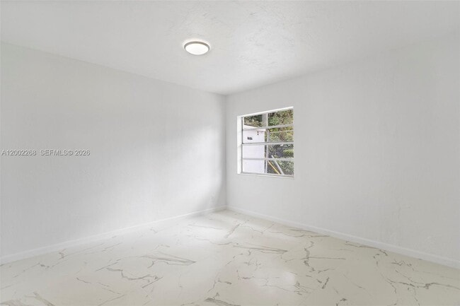 Building Photo - 988 NW 10th St