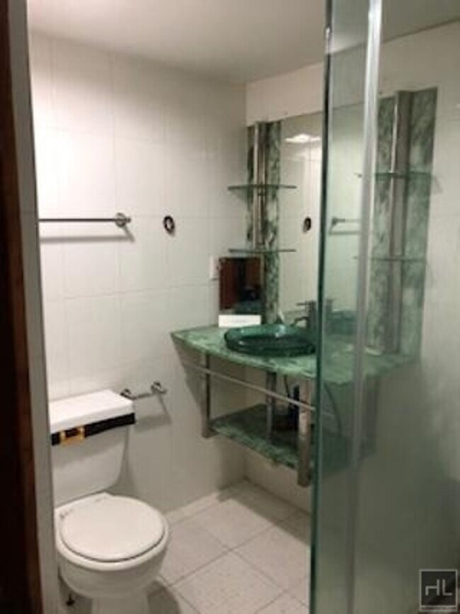 Building Photo - WOODSIDE AVENUE