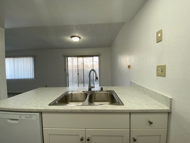 Building Photo - Completely Remodeled Colton Condo in Gated...