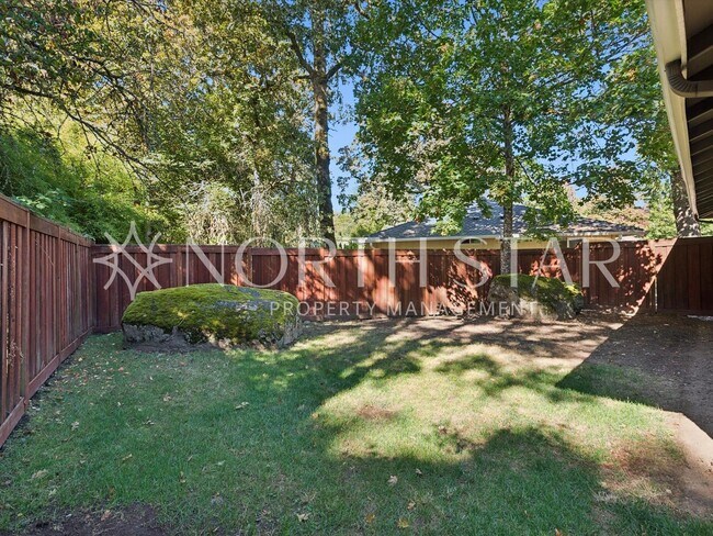 Building Photo - Stylishly Updated Ranch in Bryant Woods