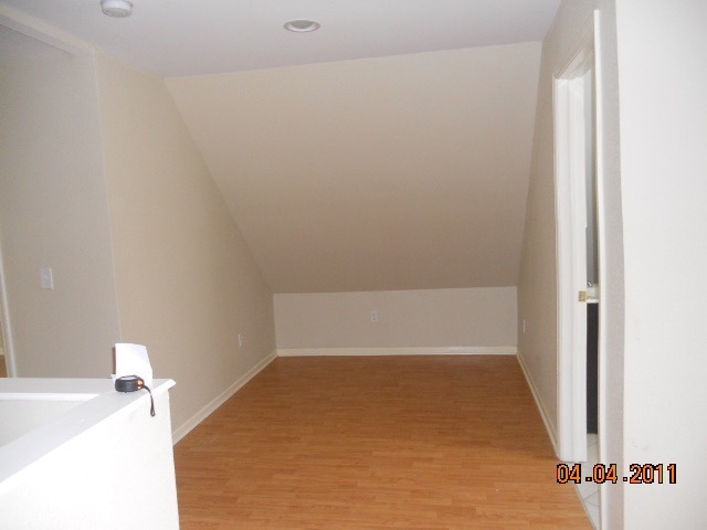Building Photo - Updated Single Family 3 bedroom