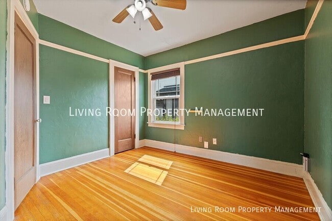 Building Photo - 6533 N Campbell Ave