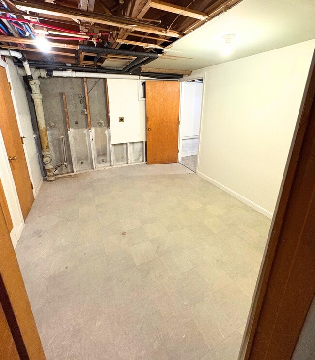 Building Photo - 11 Monadnock St