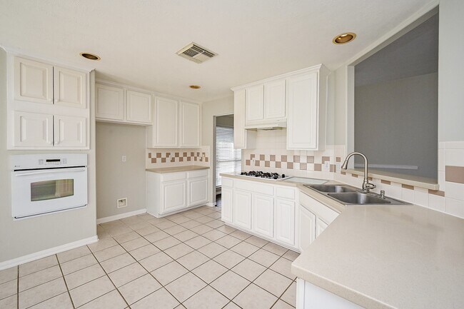 Building Photo - 12210 Ferncrest Ct