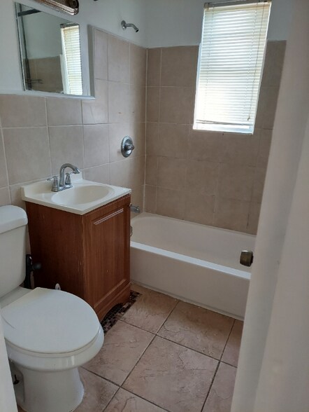 Building Photo - 2513 Grant St