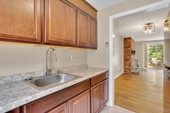 Building Photo - 141 Brighton Cir