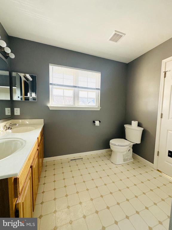 Building Photo - 109 Cardinal Ln