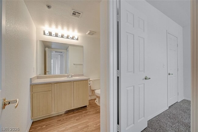 Building Photo - 6955 N Durango Dr