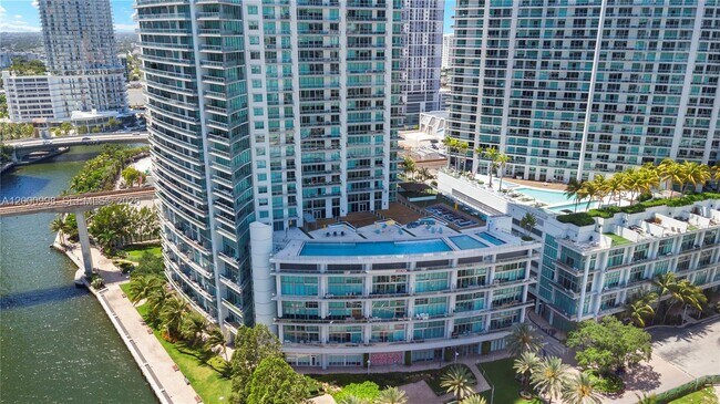 Building Photo - 92 SW 3rd St