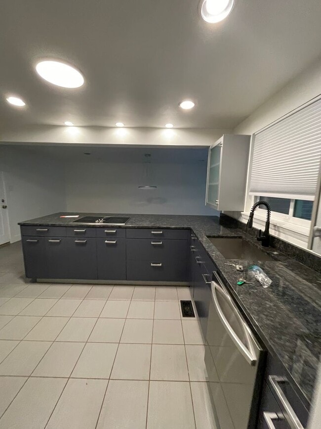 Building Photo - STUNNING Four Bedroom Ranch in Denver, CO-...