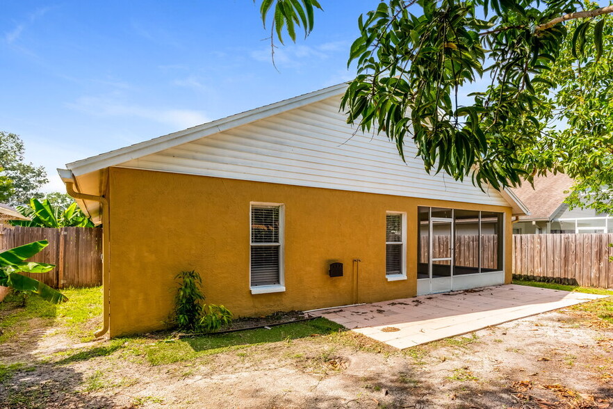Building Photo - 1605 Scotch Pine Dr