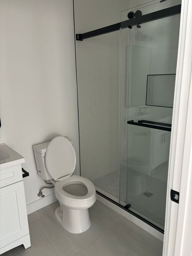 Building Photo - 1231 Mott St