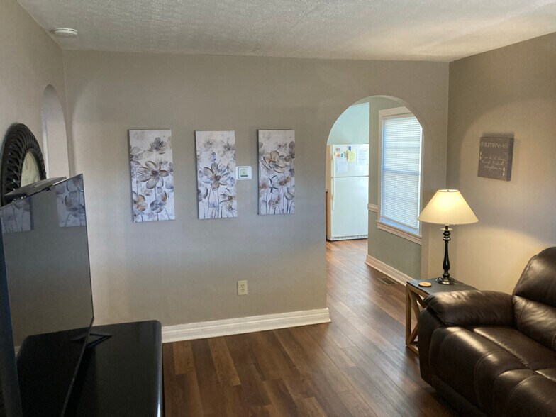 Building Photo - 12201 Old Shelbyville Rd