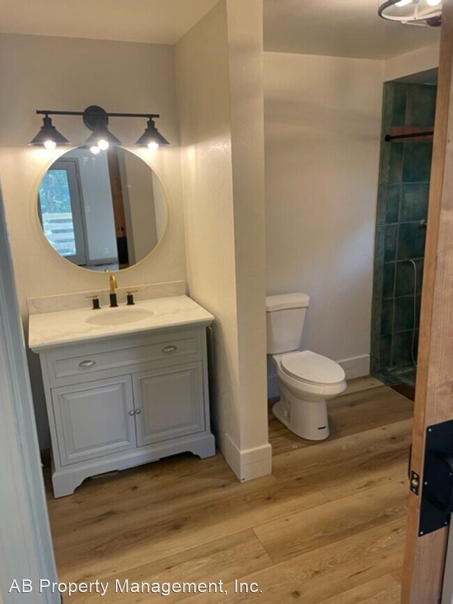 Building Photo - 5 br, 4 bath House - 5650 Hollyberry Lane