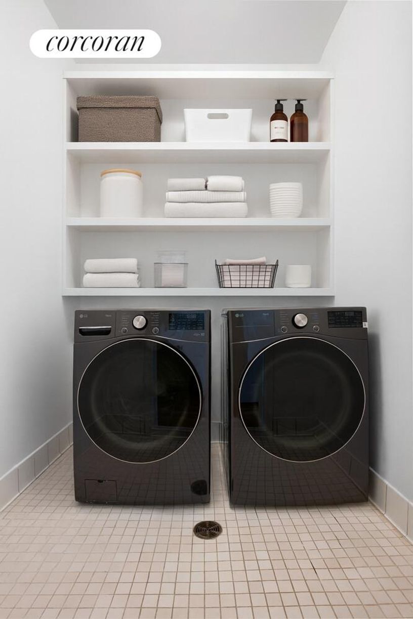 Building Photo - 489 Manhattan Ave