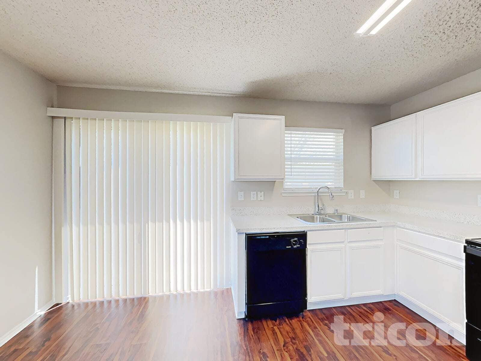 Building Photo - 326 Bob White Dr