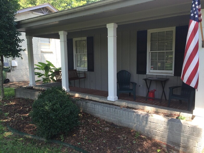 Front Porch - 2069 Gorgas St