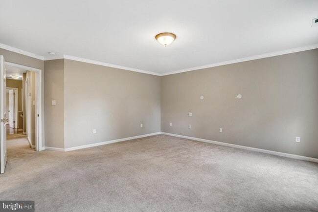 Building Photo - 1424 N Longfellow St