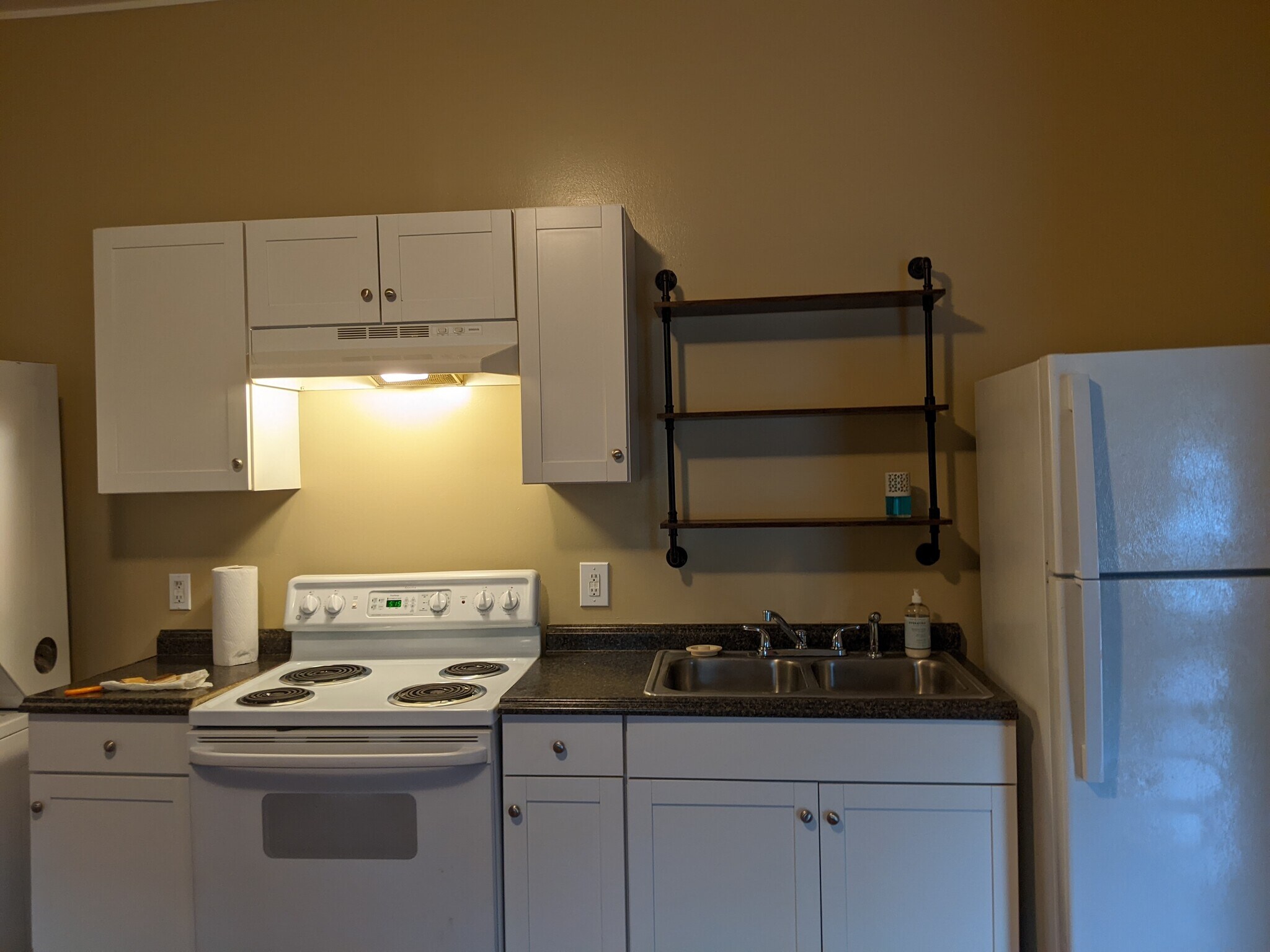 Great workspace - 312 Bowen St