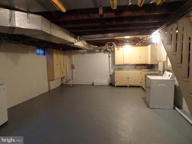 Building Photo - 617 South St