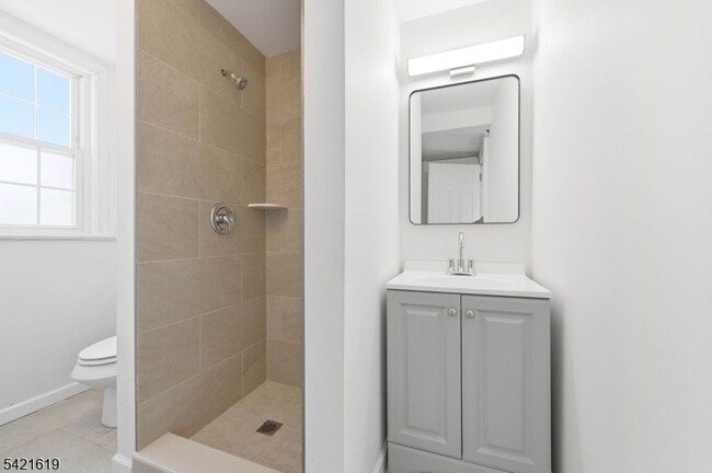 Building Photo - 104 Maple Ave