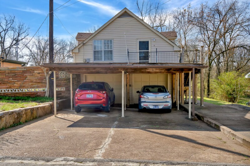 Building Photo - 600 Larkin Springs Rd