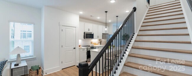 Building Photo - 2312 Mott Ave