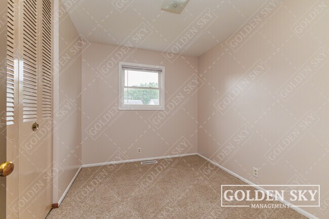 Building Photo - 3129 S Opechee Dr