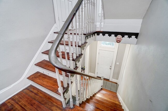 Building Photo - Clifton House For 2026-2027!