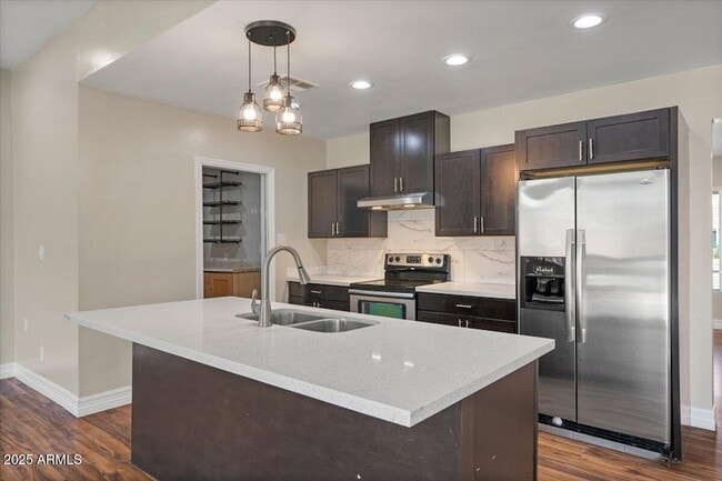 Building Photo - 838 E Belmont Ave