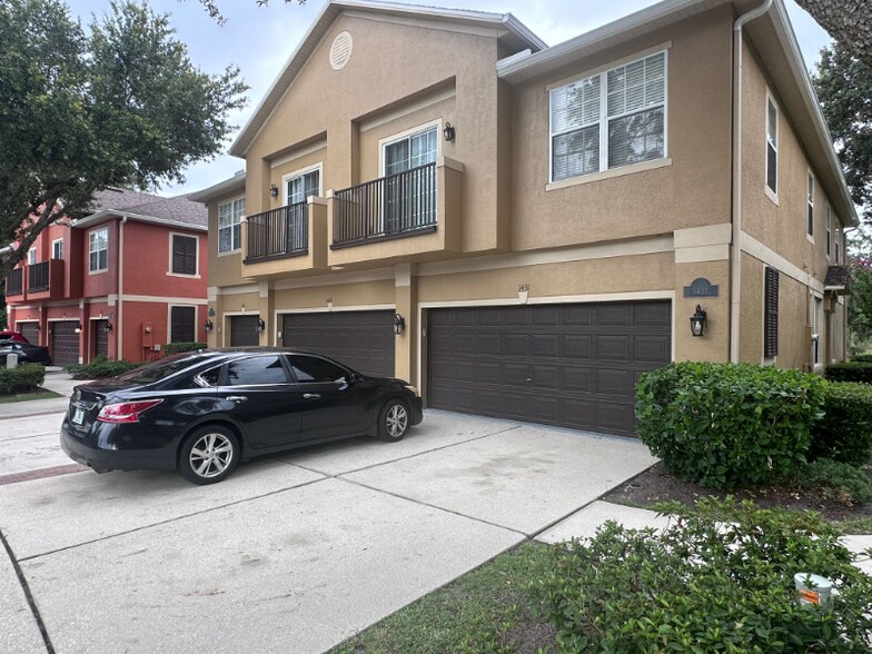 Building Photo - 1421 Pine Oak Trail