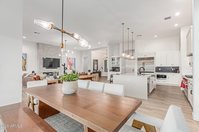 Building Photo - 13924 Dyer Ln