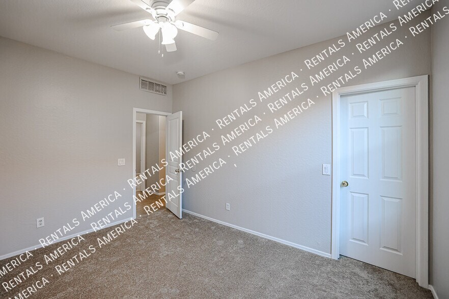 Building Photo - 7012 W Alta Vista Rd