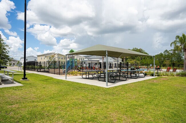 Building Photo - 4702 Sleepy Hollow Dr