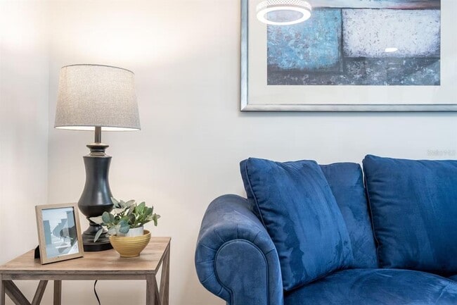 Building Photo - 1317 Cocoanut Ave