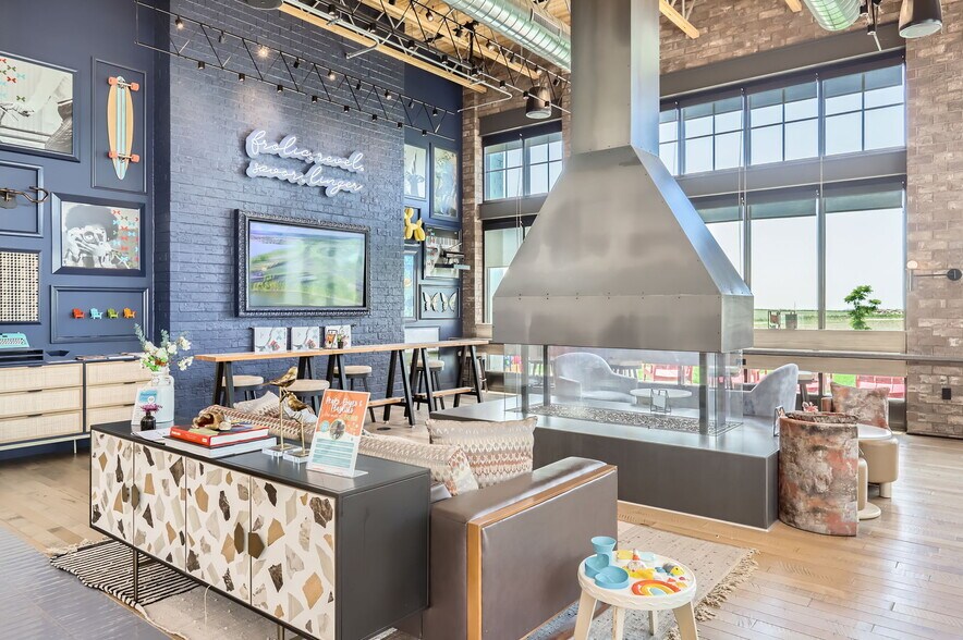 Building Photo - 6348 Deerfoot Dr