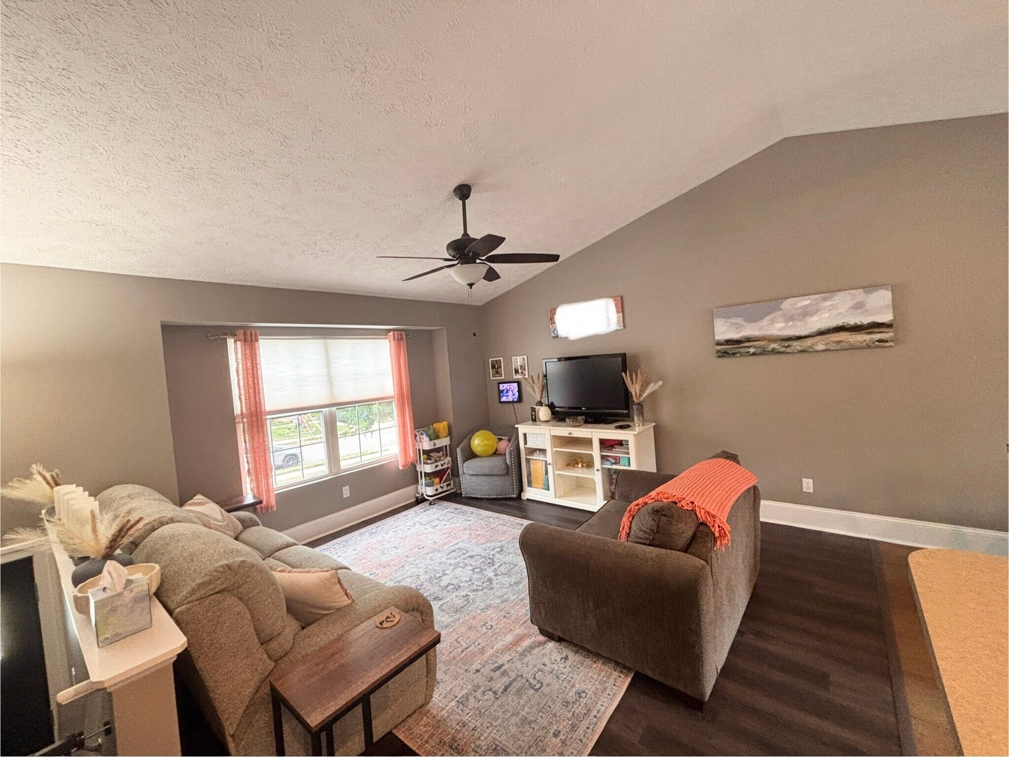 Main floor living room with vaulted ceilings - 723 Pat Ave NW