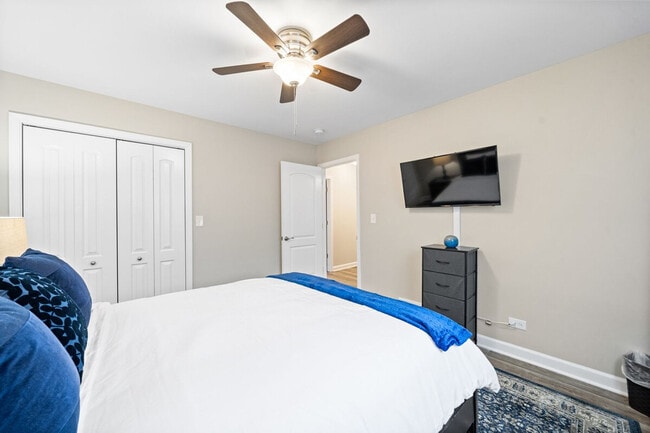 Building Photo - 820 Shawnee Dr