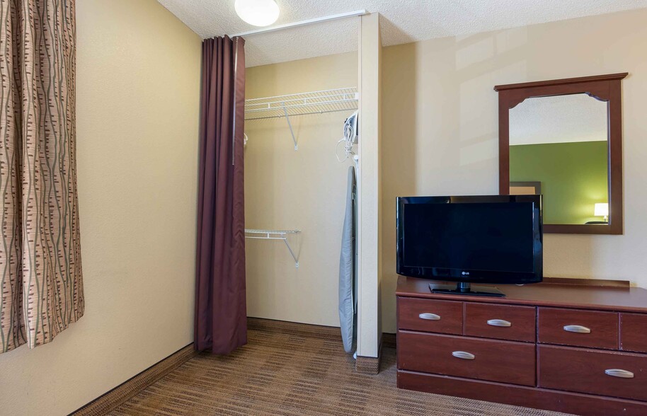 Building Photo - Furnished Studio-Reno - South Meadows